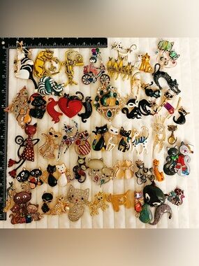 50pc Cat Brooch Lot Rhinestone Enamel Kitten Pearl Pin Costume